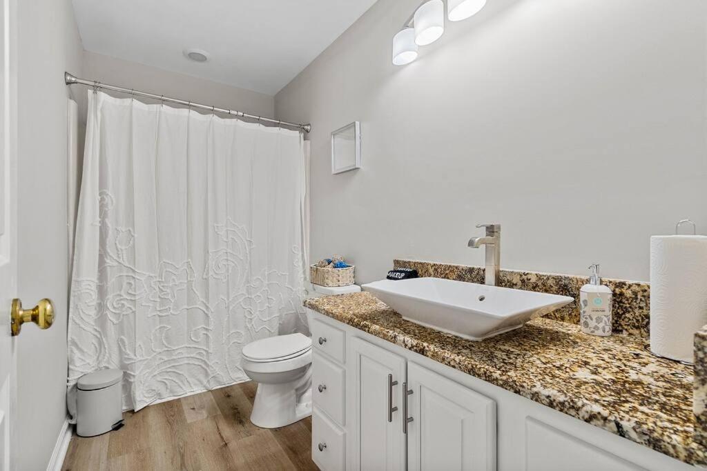 Cozy Lake Home - Jacuzzi King Bed Marina Access Муурсвил Екстериор снимка